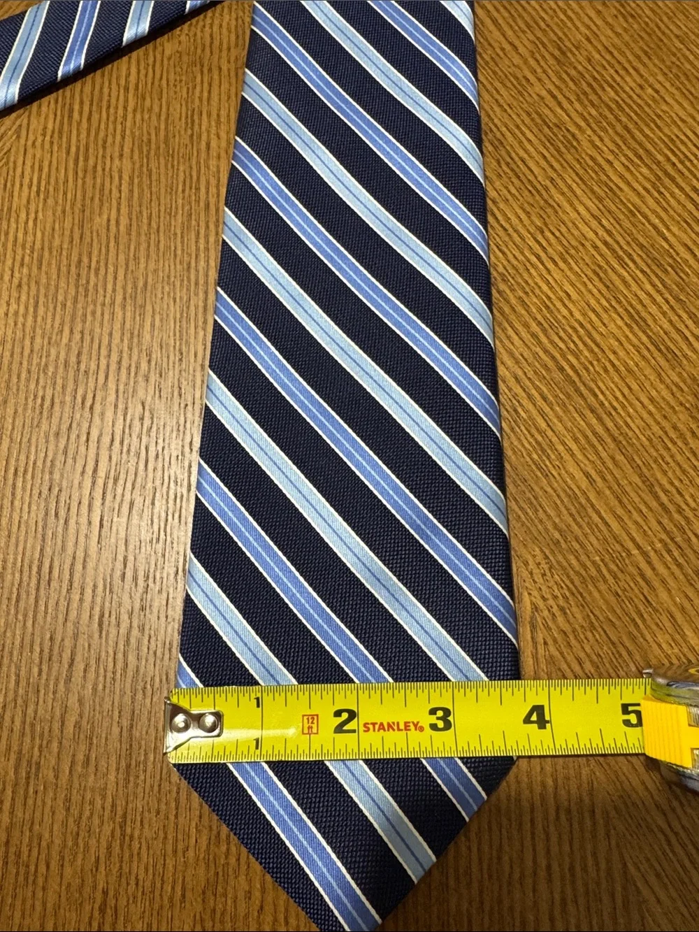 Brooks Brothers mens blue stripe 100% silk neck tie EUC